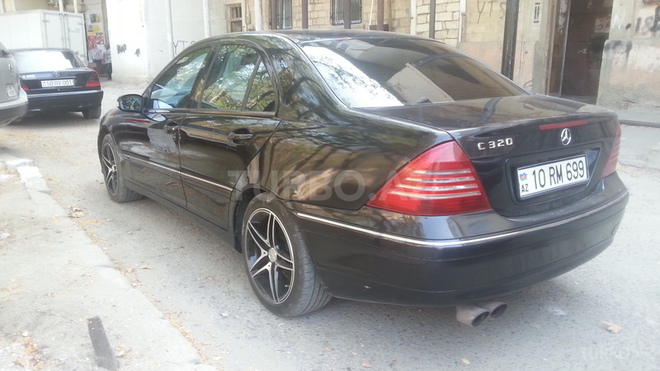 Mercedes C 320 2000, 260,000 km - 3.2 l - Bakı