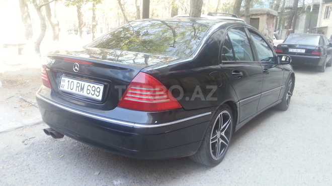 Mercedes C 320 2000, 260,000 km - 3.2 l - Bakı