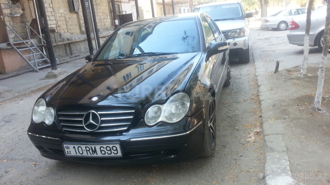 Mercedes C 320 2000, 260,000 km - 3.2 l - Bakı