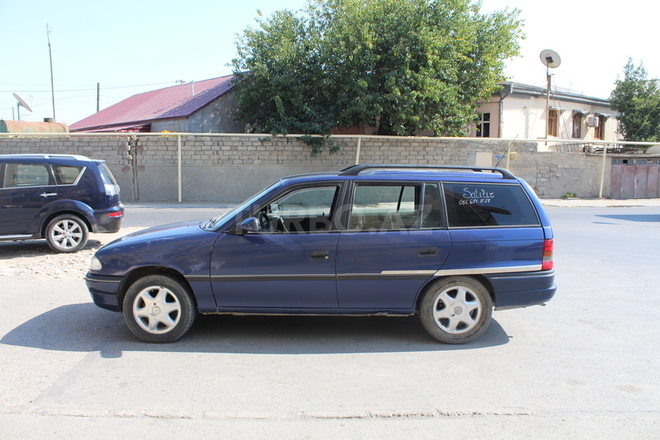 Opel Astra 1994, 330,000 km - 1.6 l - Bakı