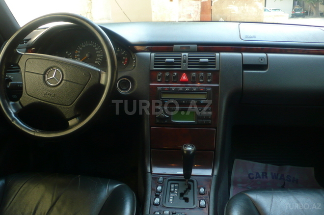 Mercedes E 240 1997, 280,000 km - 2.4 л - Bakı
