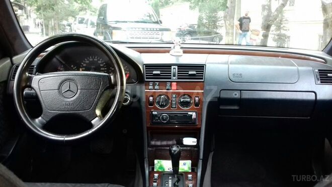 Mercedes C 200 1995, 292,000 km - 2.0 л - Bakı