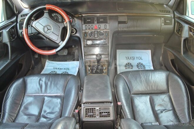 Mercedes E 240 1997, 315,000 km - 2.4 л - Bakı