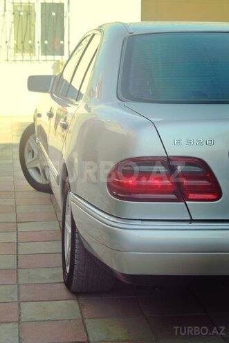Mercedes E 240 1997, 315,000 km - 2.4 л - Bakı