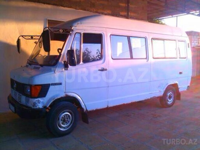 Mercedes 208 D 1993, 51,850 km - 2.3 l - Bakı
