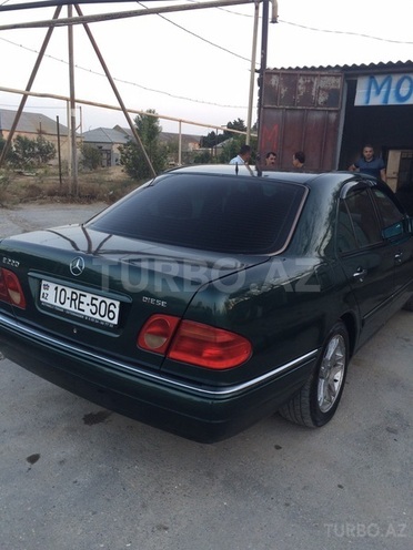 Mercedes E 220 1997, 380,000 km - 2.2 l - Bakı