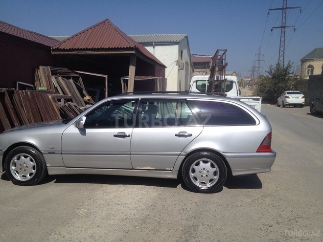 Mercedes C 240 2000, 1,780,000 km - 2.4 л - Bakı