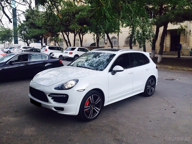 Porsche Cayenne 2012, 38,500 km - 4.8 l - Bakı