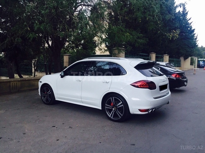 Porsche Cayenne 2012, 38,500 km - 4.8 l - Bakı