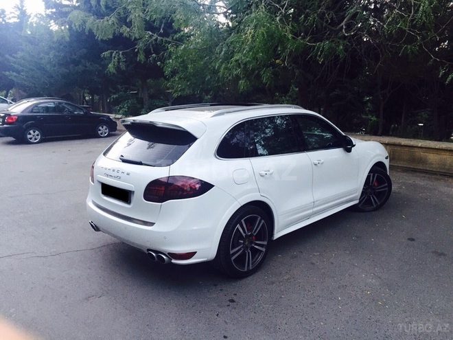Porsche Cayenne 2012, 38,500 km - 4.8 l - Bakı