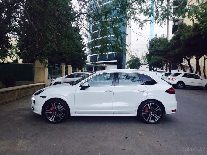 Porsche Cayenne 2012, 38,500 km - 4.8 l - Bakı