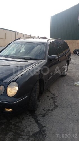 Mercedes E 240 1999, 181,000 km - 2.4 l - Bakı