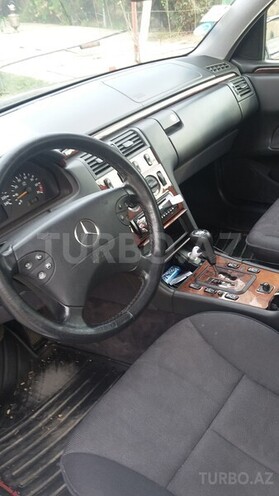 Mercedes E 240 1999, 181,000 km - 2.4 l - Bakı