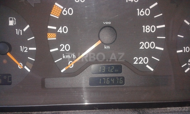 Mercedes C 220 1998, 176,400 km - 2.2 l - Bakı