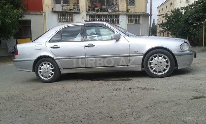 Mercedes C 220 1998, 176,400 km - 2.2 l - Bakı