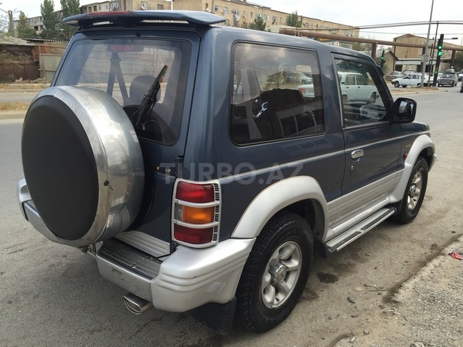 Mitsubishi Pajero 1992, 235,000 km - 2.5 л - Bakı