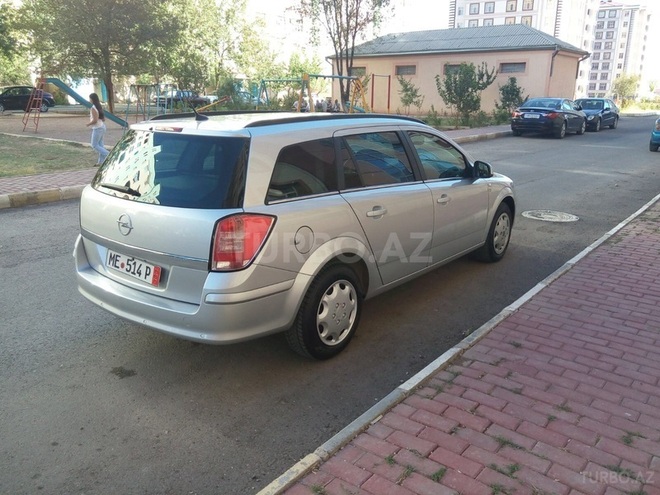 Opel Astra 2011, 85,600 km - 1.6 l - Bakı