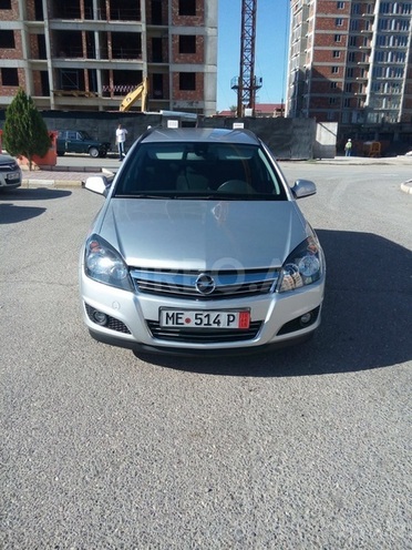 Opel Astra 2011, 85,600 km - 1.6 l - Bakı