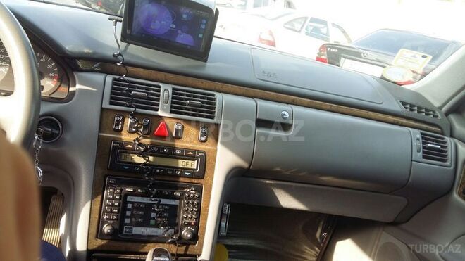 Mercedes E 320 2001, 169,000 km - 3.2 l - Bakı