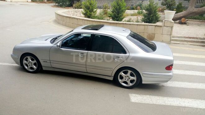 Mercedes E 260 2000, 255,000 km - 2.7 l - Bakı