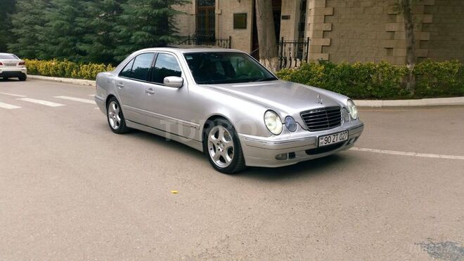 Mercedes E 260 2000, 255,000 km - 2.7 l - Bakı