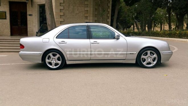 Mercedes E 260 2000, 255,000 km - 2.7 l - Bakı