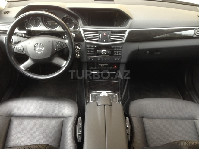 Mercedes E 350 2009, 63,000 km - 3.5 l - Bakı