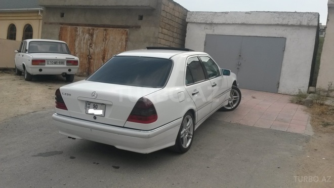 Mercedes C 230 1998, 118,000 km - 2.3 l - Bakı