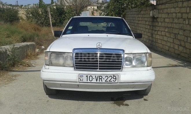 Mercedes E 200 1988, 415,000 km - 2.0 l - Bakı