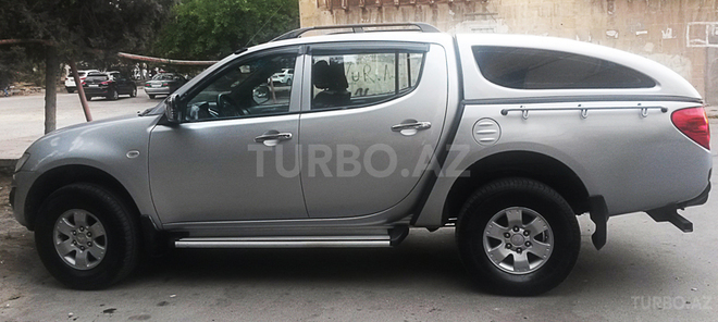 Mitsubishi L200 2011, 103,000 km - 2.5 l - Bakı