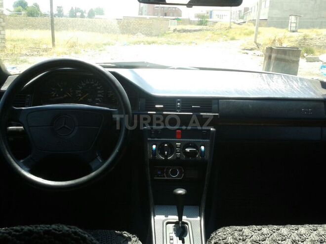 Mercedes E 200 1995, 300,000 km - 2.0 l - Bakı