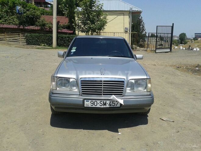 Mercedes E 200 1995, 300,000 km - 2.0 l - Bakı