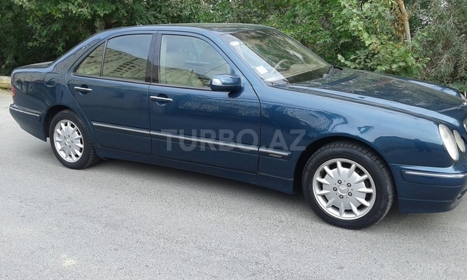 Mercedes E 240 1999, 240,000 km - 2.4 l - Bakı