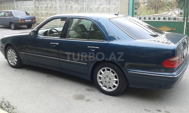 Mercedes E 240 1999, 240,000 km - 2.4 l - Bakı