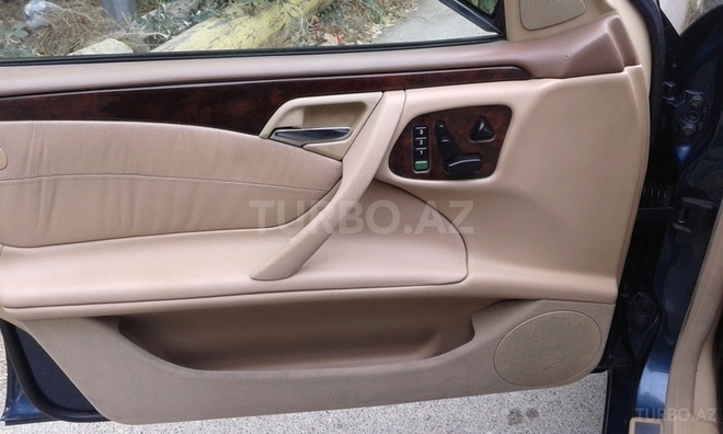 Mercedes E 240 1999, 240,000 km - 2.4 l - Bakı