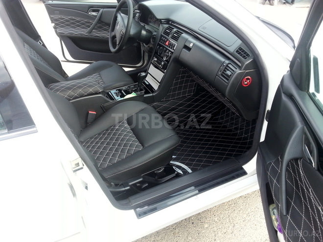 Mercedes E 220 2000, 198,000 km - 2.2 l - Bakı