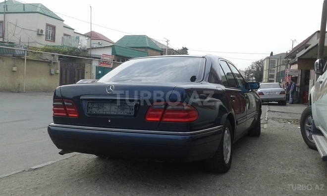 Mercedes E 230 1997, 251,000 km - 2.3 l - Bakı