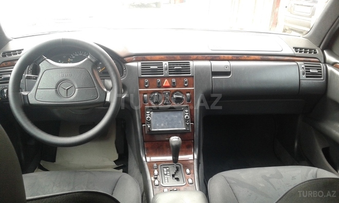 Mercedes E 230 1997, 251,000 km - 2.3 l - Bakı