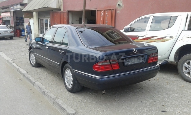 Mercedes E 230 1997, 251,000 km - 2.3 l - Bakı