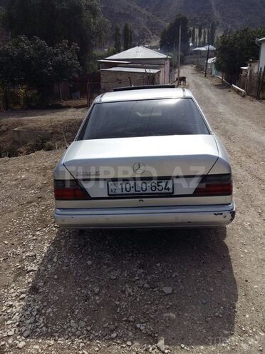 Mercedes E 230 1992, 230 km - 10.0 l - Bakı
