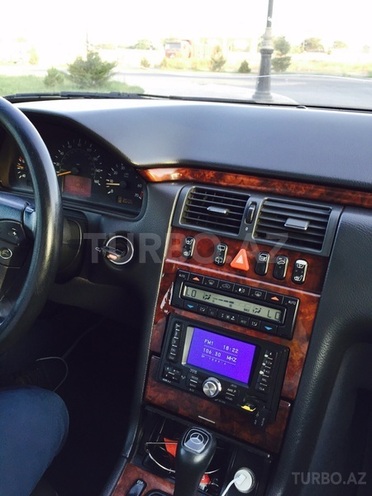 Mercedes E 320 1999, 232,000 km - 3.2 л - Bakı