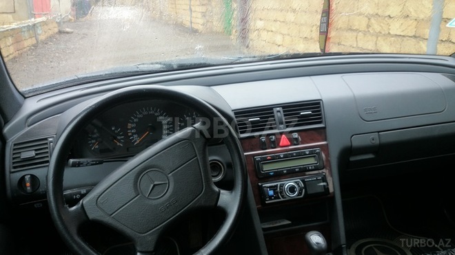 Mercedes C 240 1997, 214,000 km - 2.4 l - Bakı