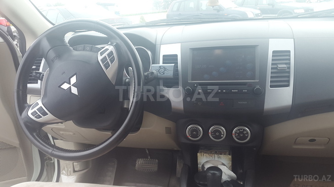 Mitsubishi Outlander 2010, 85,000 km - 2.4 l - Bakı