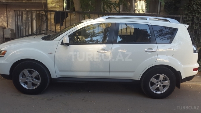 Mitsubishi Outlander 2010, 85,000 km - 2.4 l - Bakı
