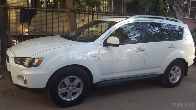 Mitsubishi Outlander 2010, 85,000 km - 2.4 l - Bakı