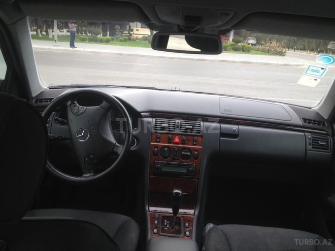 Mercedes E 200 2002, 250,000 km - 2.0 l - Bakı