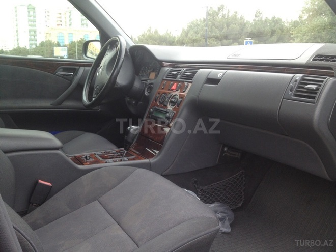 Mercedes E 200 2002, 250,000 km - 2.0 l - Bakı