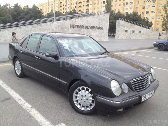 Mercedes E 200 2002, 250,000 km - 2.0 l - Bakı