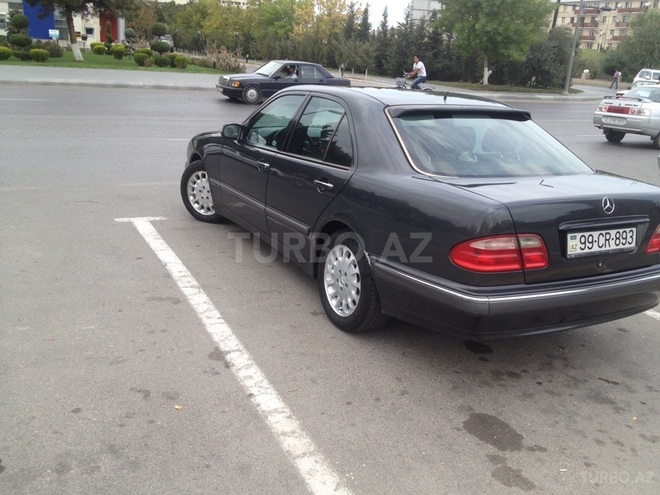 Mercedes E 200 2002, 250,000 km - 2.0 l - Bakı