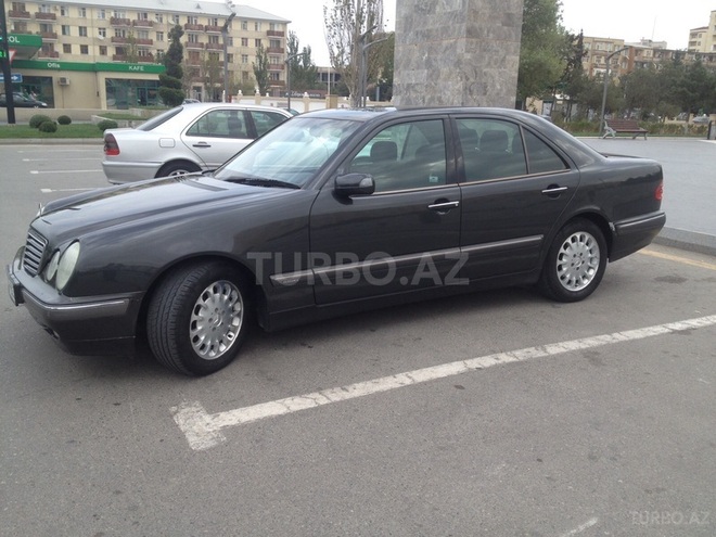 Mercedes E 200 2002, 250,000 km - 2.0 l - Bakı